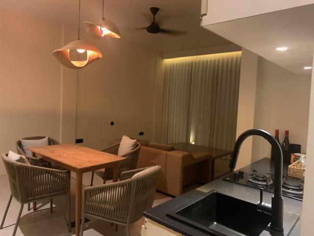 Casa Narrow Villa Нембрала Екстериор снимка
